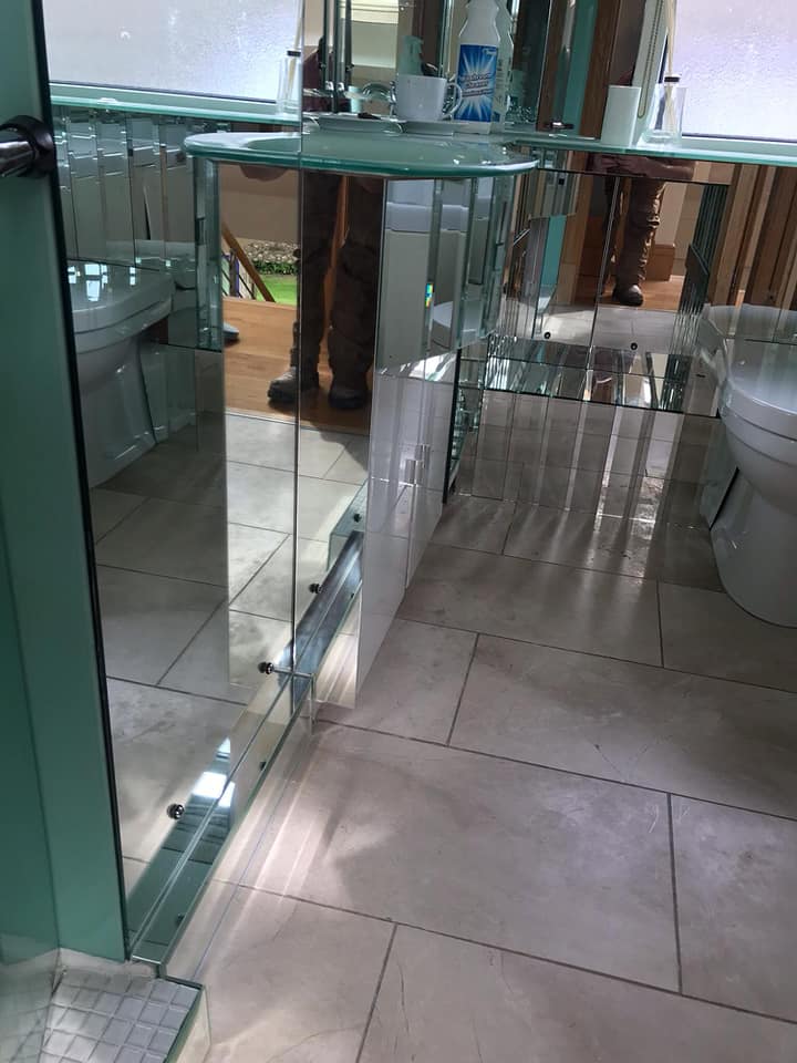 bespoke mirrors in bathroom 